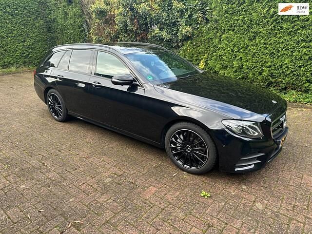 Zwart Gebruikt 2018 Mercedes 220 Premium Plus Stationwagen | € 25.950 (Super prijs) - Afbeelding 1/4