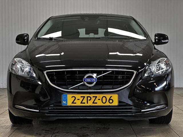Occasion Volvo V40 Momentum 150 PK (110 kW) 2015 Zwart (metallic) Hatchback