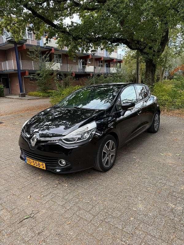 Zwart Gebruikt 2016 Renault Clio IV Night&Day Hatchback | € 7.500 (Eerlijke prijs) - Afbeelding 1/4
