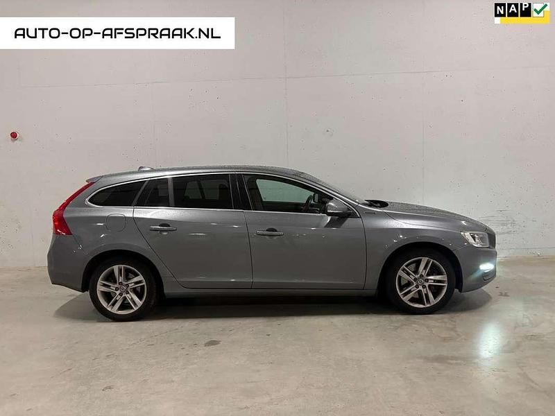 Grijs Occasion 2016 Volvo V60 Stationwagen | € 6.988 (Super prijs) - Afbeelding 1/4