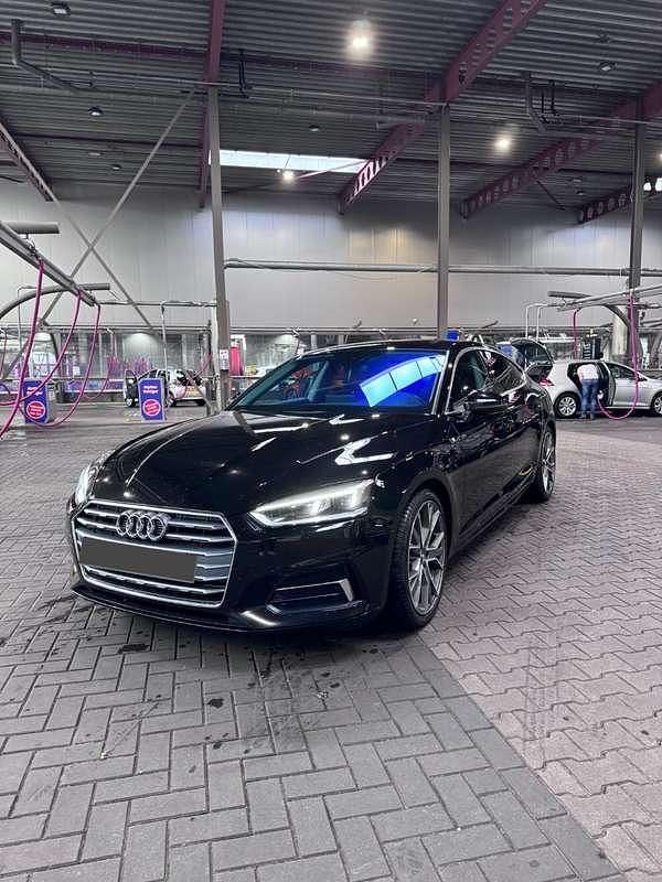 Zwart Gebruikt 2017 Audi A5 Sport Coupé | € 23.500 - Afbeelding 1/4