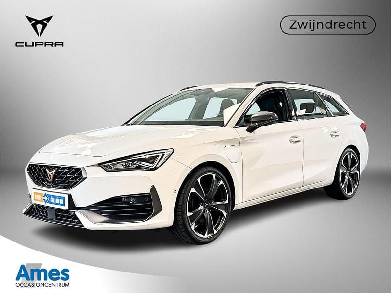 Wit Gebruikt 2022 Cupra Leon VZ Hatchback | € 25.995 (Eerlijke prijs) - Afbeelding 1/3