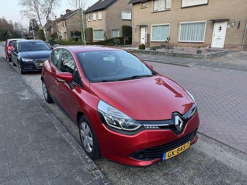 Occasion Renault Clio IV Dynamique 90 PK (66 kW) 2013 Rood Hatchback