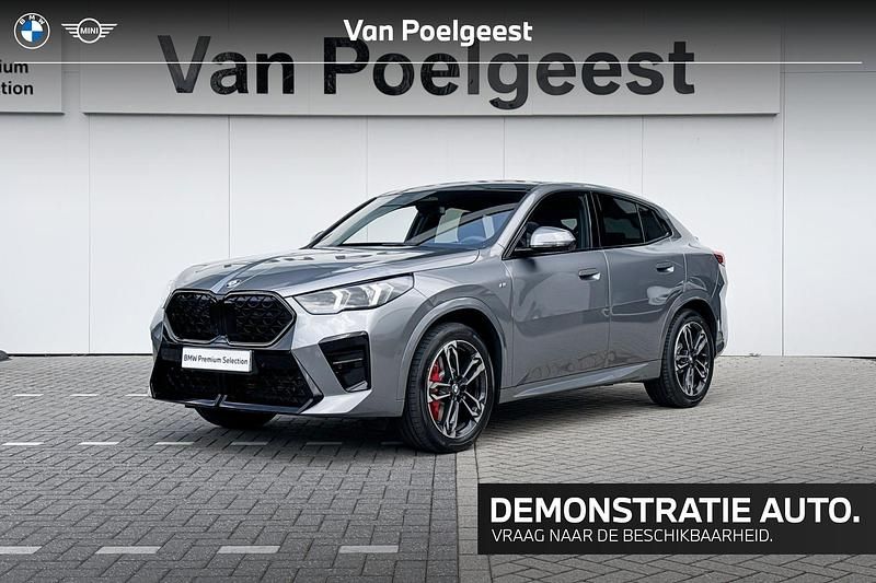 Skyscraper grey metallic (grijs metallic) Gebruikt 2025 BMW X2 M Sport SUV | € 63.900 (Eerlijke prijs) - Afbeelding 1/4