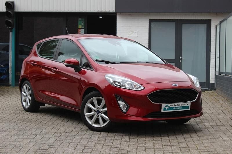 Rood Gebruikt 2018 Ford Fiesta Titanium Hatchback | € 10.960 (Eerlijke prijs) - Afbeelding 1/4