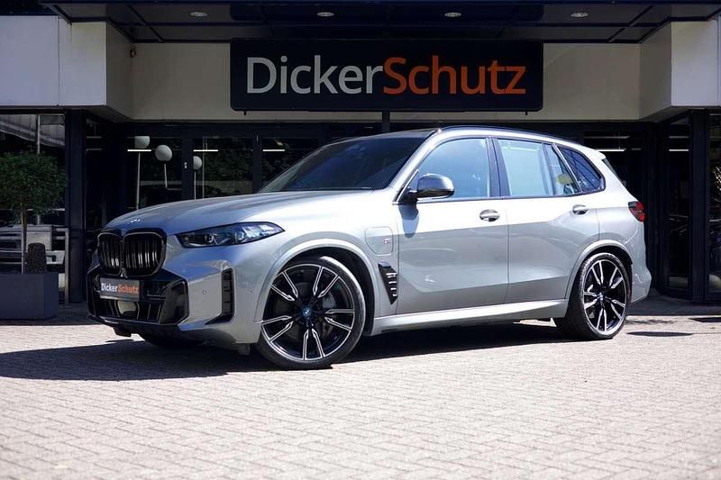 Grijs Gebruikt 2024 BMW X5 M Sport SUV | € 97.950 (Duur) - Afbeelding 1/3