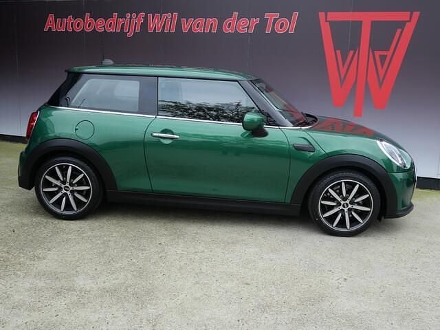 Groen Gebruikt 2022 Mini ONE Classic Hatchback | € 16.990 (Goede deal) - Afbeelding 1/4