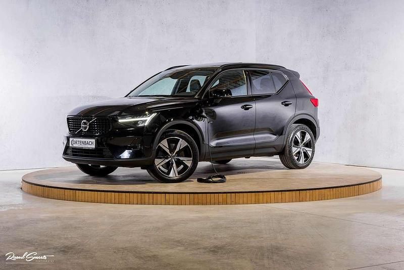 Zwart Occasion 2022 Volvo XC40 Ultimate SUV | € 29.990 (Eerlijke prijs) - Afbeelding 1/4