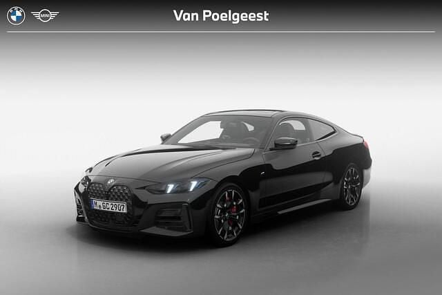 Saphirschwarz metallic (475) (zwart metallic) Nieuw 2025 BMW 420 M Sport Coupé | € 80.985 (Eerlijke prijs) - Afbeelding 1/4