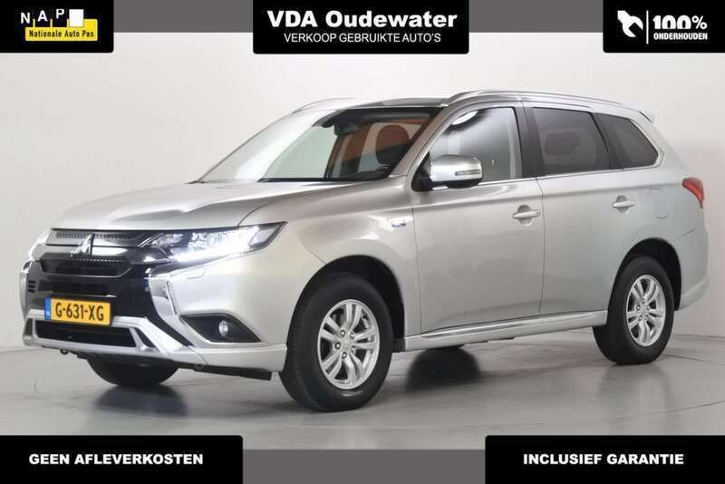 Zilver, metallic lak Gebruikt 2019 Mitsubishi Outlander P-HEV SUV | € 21.400 (Eerlijke prijs) - Afbeelding 1/4