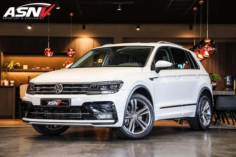 Wit Gebruikt 2017 VW Tiguan Highline SUV | € 29.945 (Iets duurder) - Afbeelding 1/4