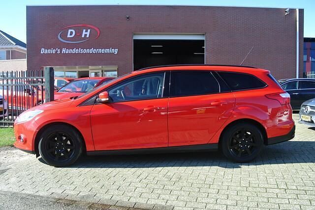 Occasion Ford Focus 101 PK (74 kW) 2014 Rood Stationwagen