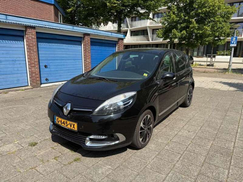 Zwart Gebruikt 2015 Renault Scénic III Bose Edition MPV | € 4.950 (Super prijs) - Afbeelding 1/4