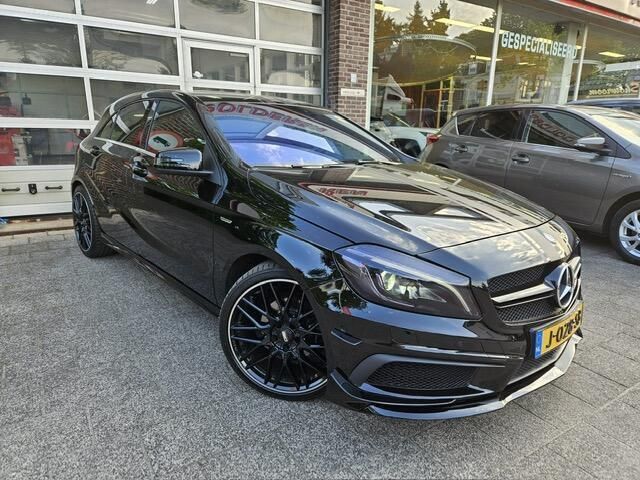 Zwart Gebruikt 2017 Mercedes A180 AMG line Hatchback | € 16.950 (Eerlijke prijs) - Afbeelding 1/4