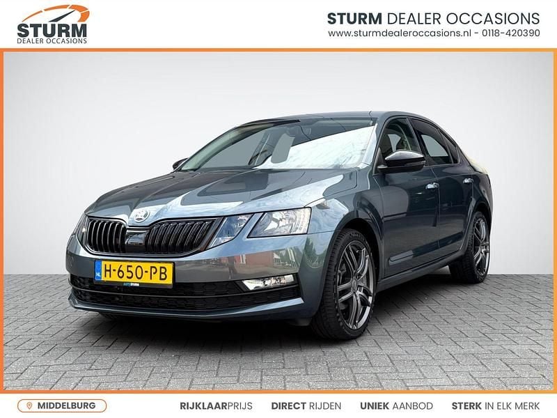 Grijs Gebruikt 2020 Skoda Octavia Business Line Hatchback | € 22.489 (Eerlijke prijs) - Afbeelding 1/4