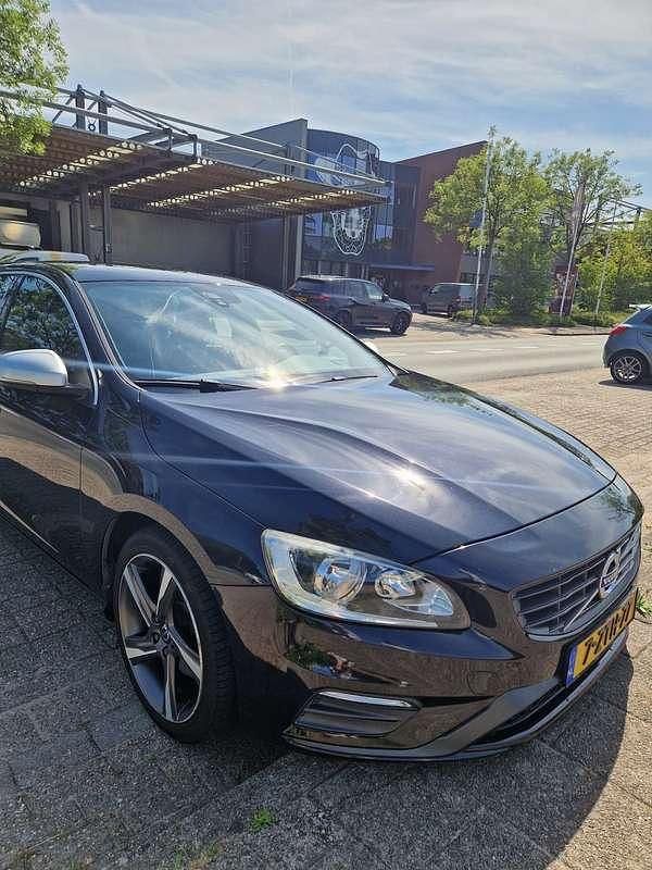 Gebruikt 2015 Volvo V60 R-Design Stationwagen | € 13.000 (Goede deal) - Afbeelding 1/4