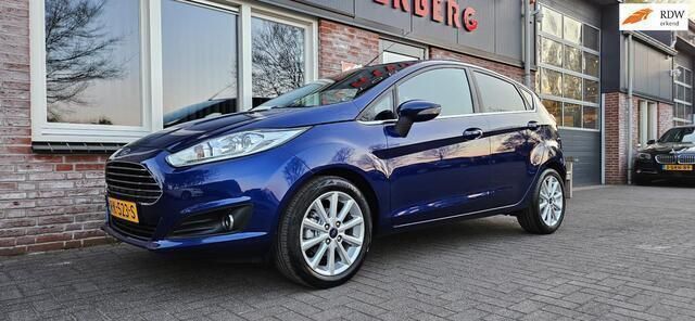 Blauw, metallic lak Gebruikt 2017 Ford Fiesta Hatchback | € 6.950 (Goede deal) - Afbeelding 1/4
