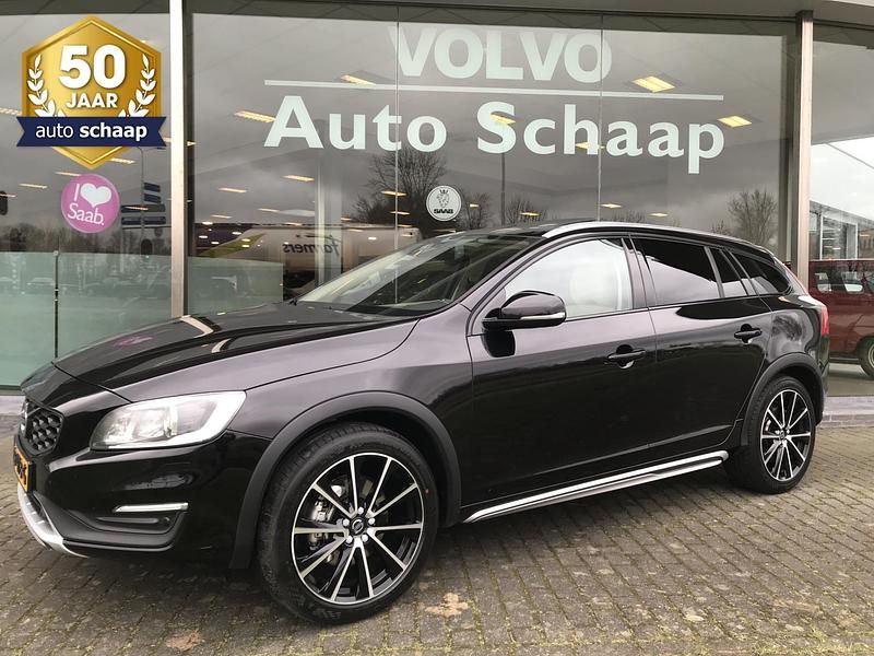 Occasion Volvo V60 CC 191 PK (140 kW) 2018 Zwart Stationwagen