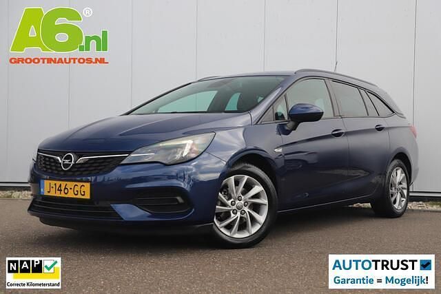 G4b :nautic blue m2 Gebruikt 2020 Opel Astra Edition Stationwagen | € 10.900 (Eerlijke prijs) - Afbeelding 1/4