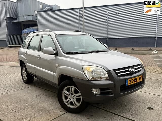 Grijs (metallic) Gebruikt 2005 Kia Sportage SUV | € 4.950 (Eerlijke prijs) - Afbeelding 1/4