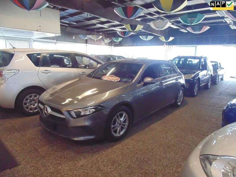 Grijs Gebruikt 2019 Mercedes A180 Ambition Hatchback | € 18.999 (Super prijs) - Afbeelding 1/4