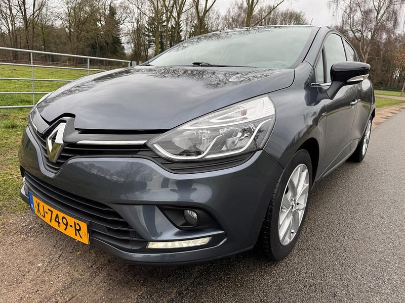 Grijs Occasion 2019 Renault Clio IV LIMITED Hatchback | € 9.450 (Eerlijke prijs) - Afbeelding 1/4