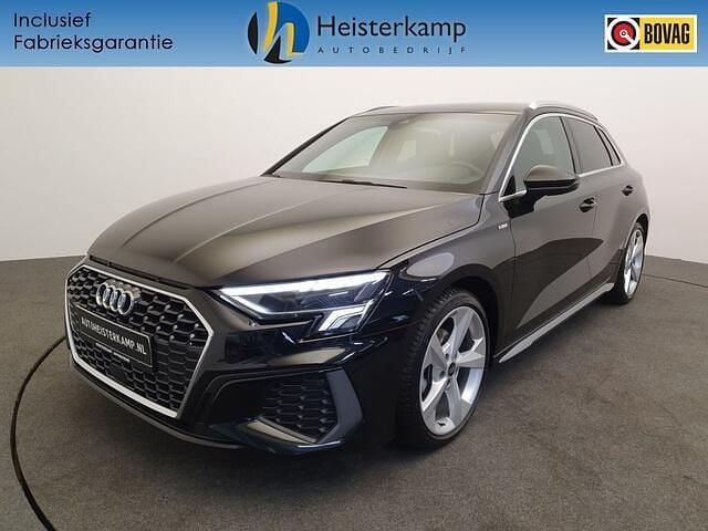 Zwart Occasion 2023 Audi A3 Sportback S-Line Hatchback | € 30.950 (Goede deal) - Afbeelding 1/4