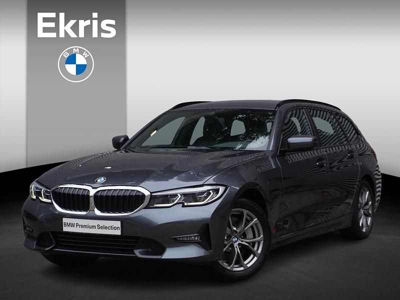 Grijs Gebruikt 2021 BMW 330e Executive Stationwagen | € 32.900 (Eerlijke prijs) - Afbeelding 1/4