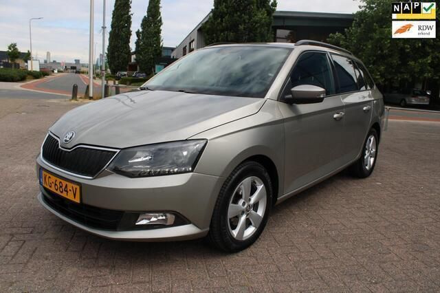 Zilver Gebruikt 2016 Skoda Fabia Joy Stationwagen | € 9.500 (Eerlijke prijs) - Afbeelding 1/4