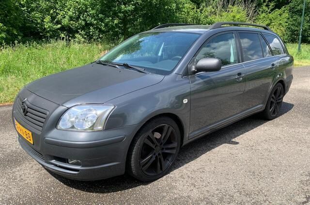Grijs Gebruikt 2005 Toyota Avensis Luna Stationwagen | € 1.450 (Duur) - Afbeelding 1/4