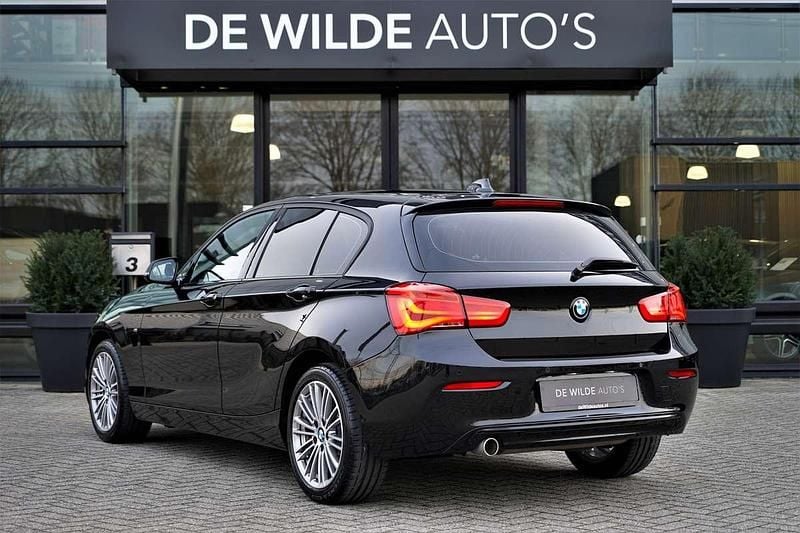 Occasion BMW 118 Executive 136 PK (100 kW) 2018 Zwart (metallic) Hatchback