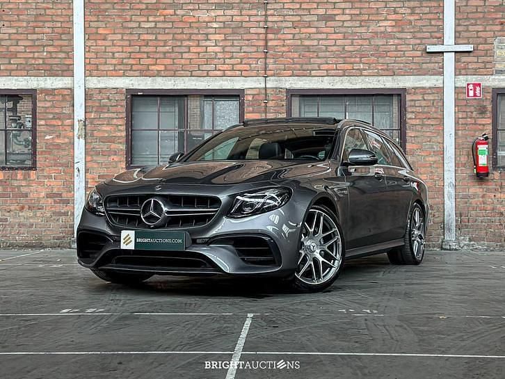 Grijs Occasion 2019 Mercedes E63 AMG AMG Stationwagen | € 65.502 - Afbeelding 1/4