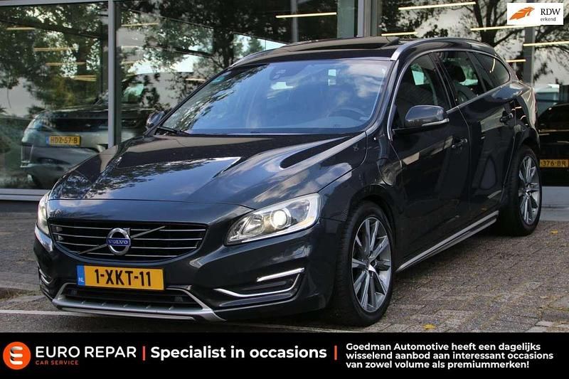 Grijs Gebruikt 2014 Volvo V60 Summum Stationwagen | € 4.995 (Goede deal) - Afbeelding 1/4