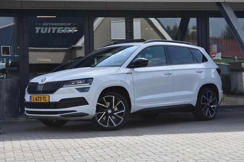 Suv Gebruikt 2021 Skoda Karoq SportLine SUV | € 26.945 (Eerlijke prijs) - Afbeelding 1/4