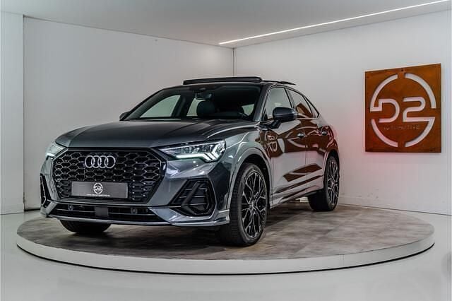 Grijs, metallic lak Gebruikt 2021 Audi Q3 Sportback S-Line SUV | € 44.980 (Eerlijke prijs) - Afbeelding 1/4