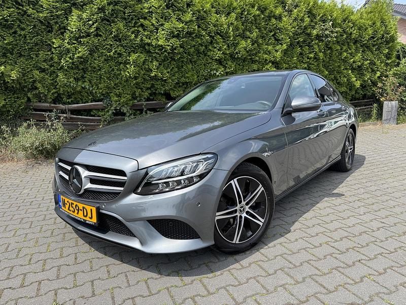Grijs Gebruikt 2021 Mercedes C180 Advantage Sedan | € 35.950 (Goede deal) - Afbeelding 1/4