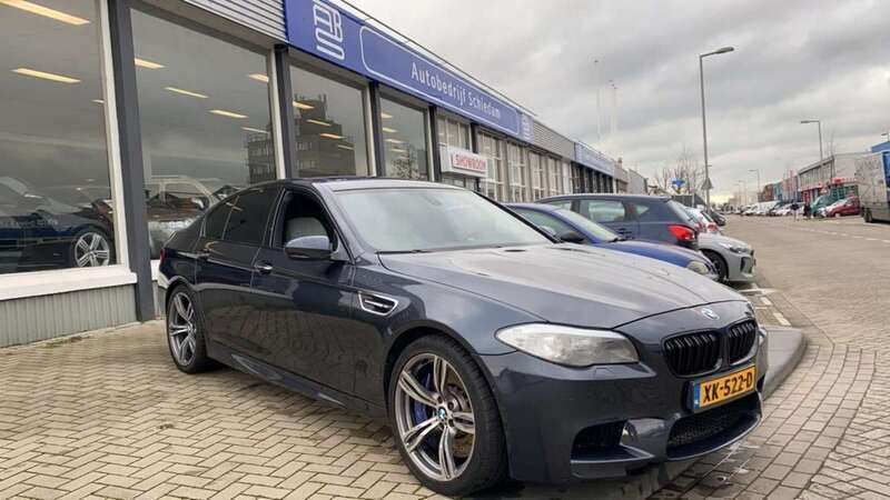 Grijs Gebruikt 2012 BMW M5 Sedan | € 29.950 - Afbeelding 1/4
