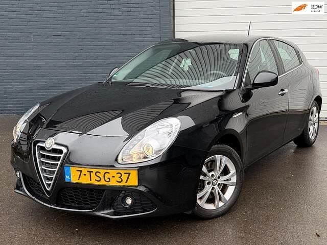 Zwart Gebruikt 2010 Alfa Romeo Giulietta Distinctive Hatchback | € 2.600 (Super prijs) - Afbeelding 1/4