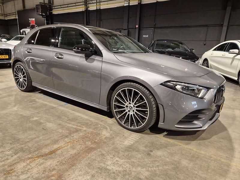 Occasion Mercedes A180 Business 136 PK (100 kW) 2022 Grijs Hatchback