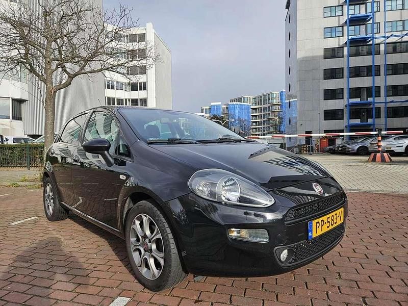 Occasion Fiat Punto Evo 99 PK (72 kW) 2017 Zwart Hatchback