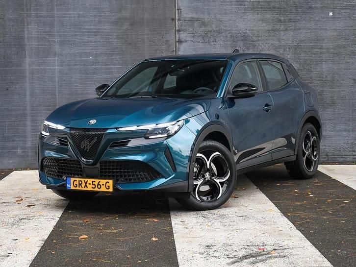 Occasion 2024 Alfa Romeo Junior SUV | € 30.995 (Eerlijke prijs) - Afbeelding 1/4