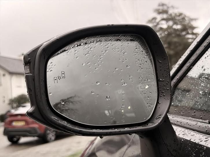 Grijs Occasion 2024 Toyota C-HR Active SUV | € 28.700 (Super prijs) - Afbeelding 1/1