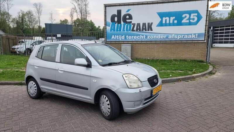 Grijs, metallic lak Gebruikt 2005 Kia Picanto Hatchback | € 1.100 - Afbeelding 1/4