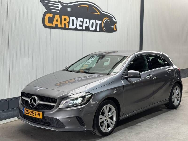 Grijs Gebruikt 2016 Mercedes A180 Edition Hatchback | € 9.999 (Eerlijke prijs) - Afbeelding 1/4
