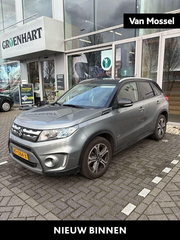 Grijs Occasion 2018 Suzuki Vitara SUV | € 20.740 (Eerlijke prijs) - Afbeelding 1/4