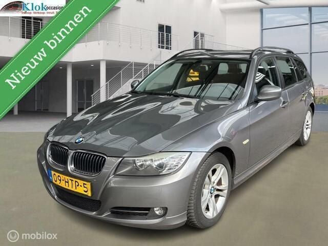Grijs Gebruikt 2009 BMW 320 Stationwagen | € 6.450 (Eerlijke prijs) - Afbeelding 1/4