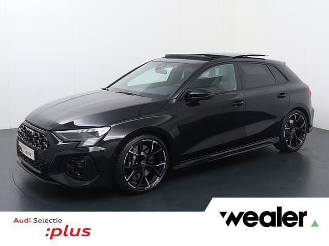Zwart (metallic) Occasion 2023 Audi RS3 Sportback Premium Hatchback | € 69.940 (Super prijs) - Afbeelding 1/4