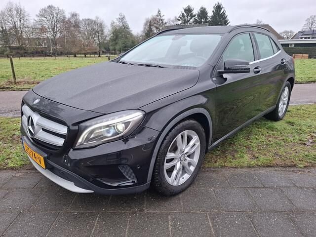 Zwart Occasion 2014 Mercedes GLA200 SUV | € 13.950 (Goede deal) - Afbeelding 1/4