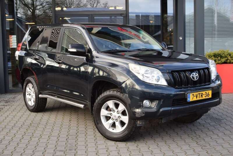 Blauw, andere lak Gebruikt 2012 Toyota Land Cruiser SUV | € 26.614 (Duur) - Afbeelding 1/4