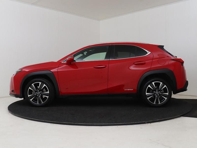 Occasion Lexus UX 250h Business Edition 2021 Rood SUV